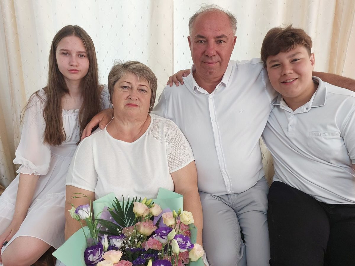 Alisa Moha (very left) pictured with her grandparents as well as her brother. 