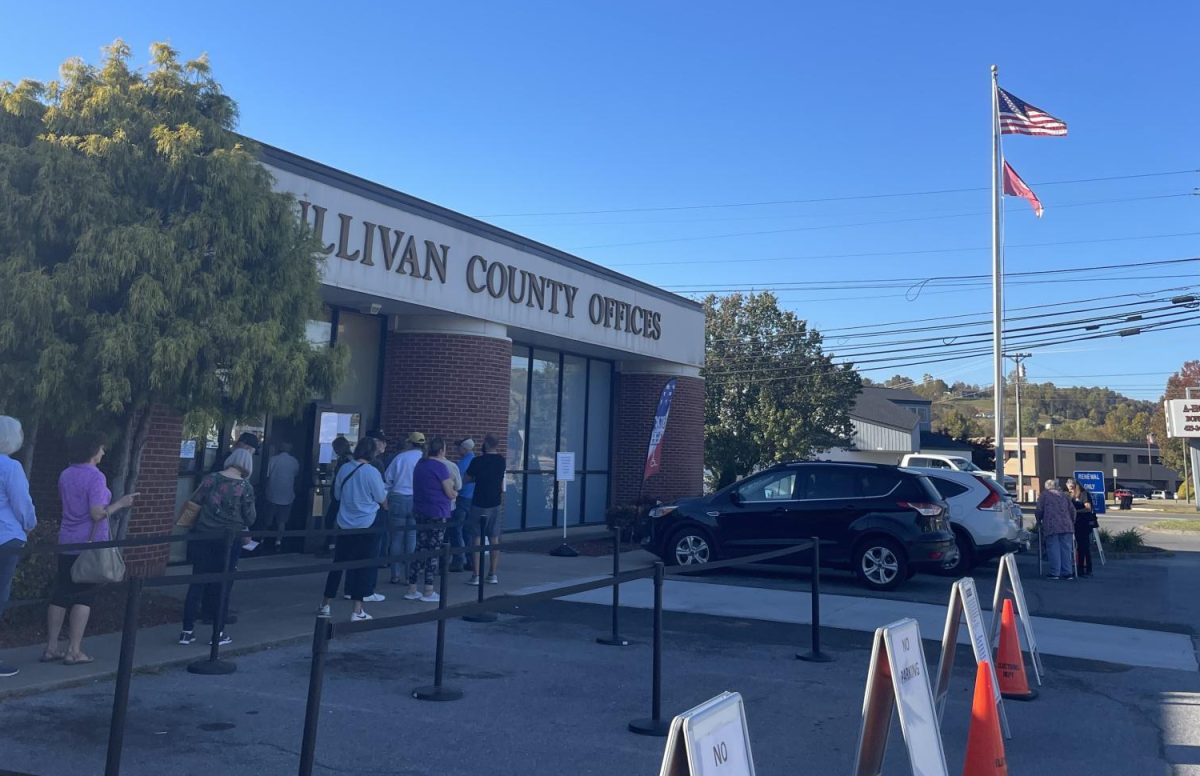 Crowds line up out side of the Sullivan County Election office to participate in early voting.